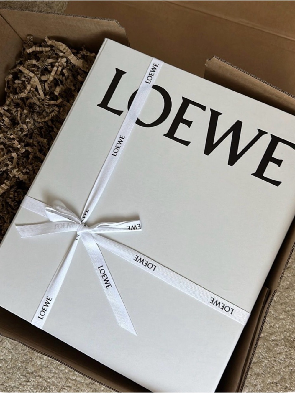♥️ Loewe White Branded Gift Box with Ribbon mauve
